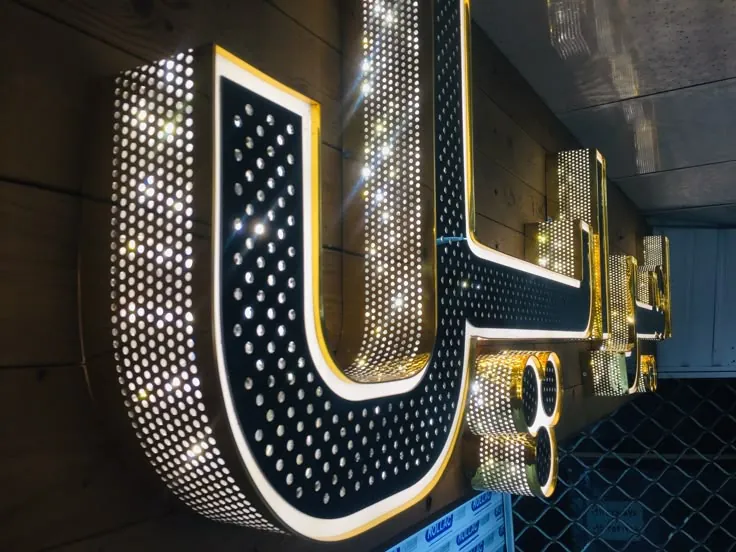 Retro marquee bulb shop sign